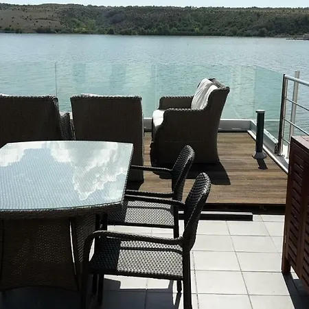 Luxury Apartment By The Sea With Private Whirlpool And Terrace 50M2 Posedarje Exterior foto
