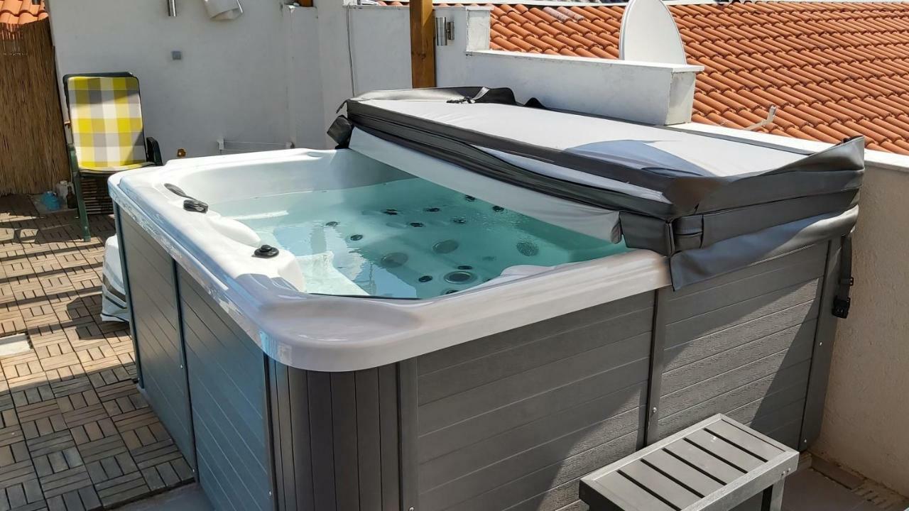 Luxury By The Sea With Private Whirlpool And Terrace 50m2 Apartment